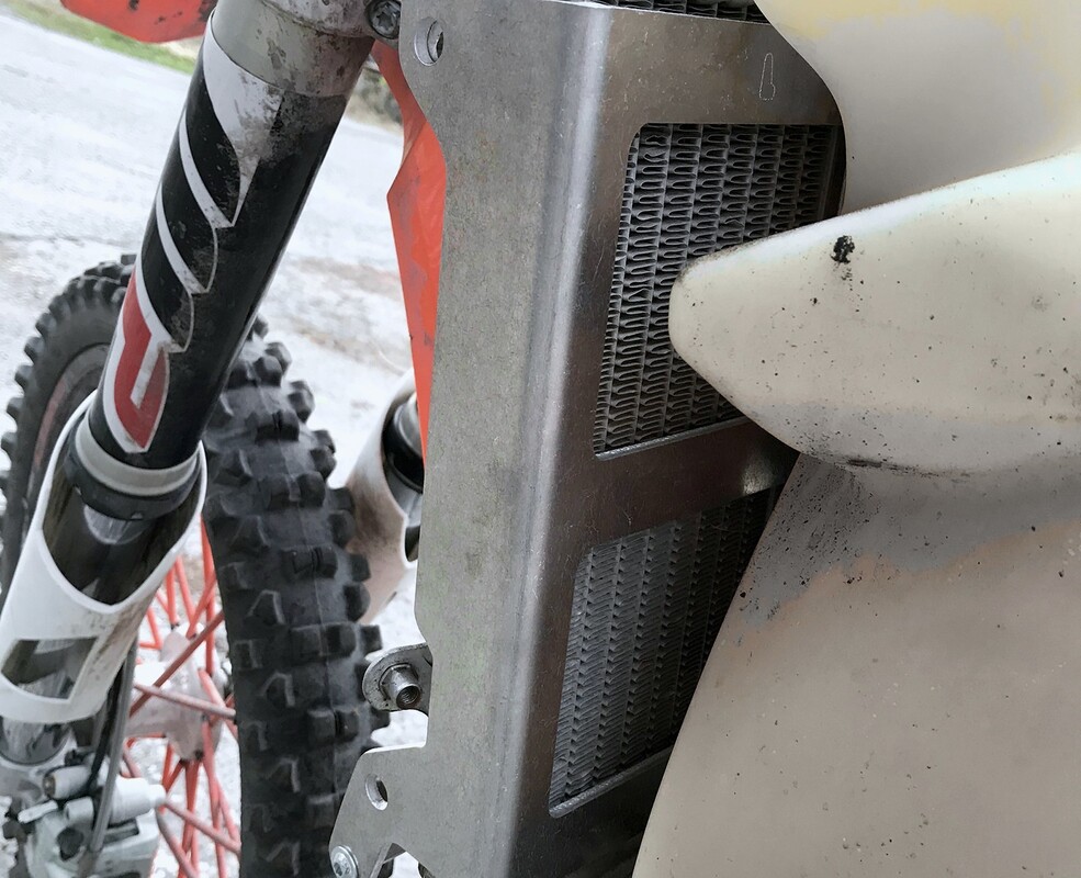 Radiator guards KTM 2016-2008 — Product shot