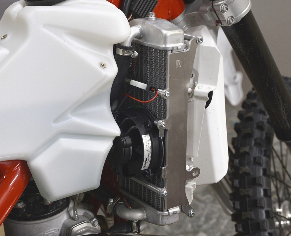 Radiator guards + fan Beta RR 2T 250 300 2019-2013 — Product shot