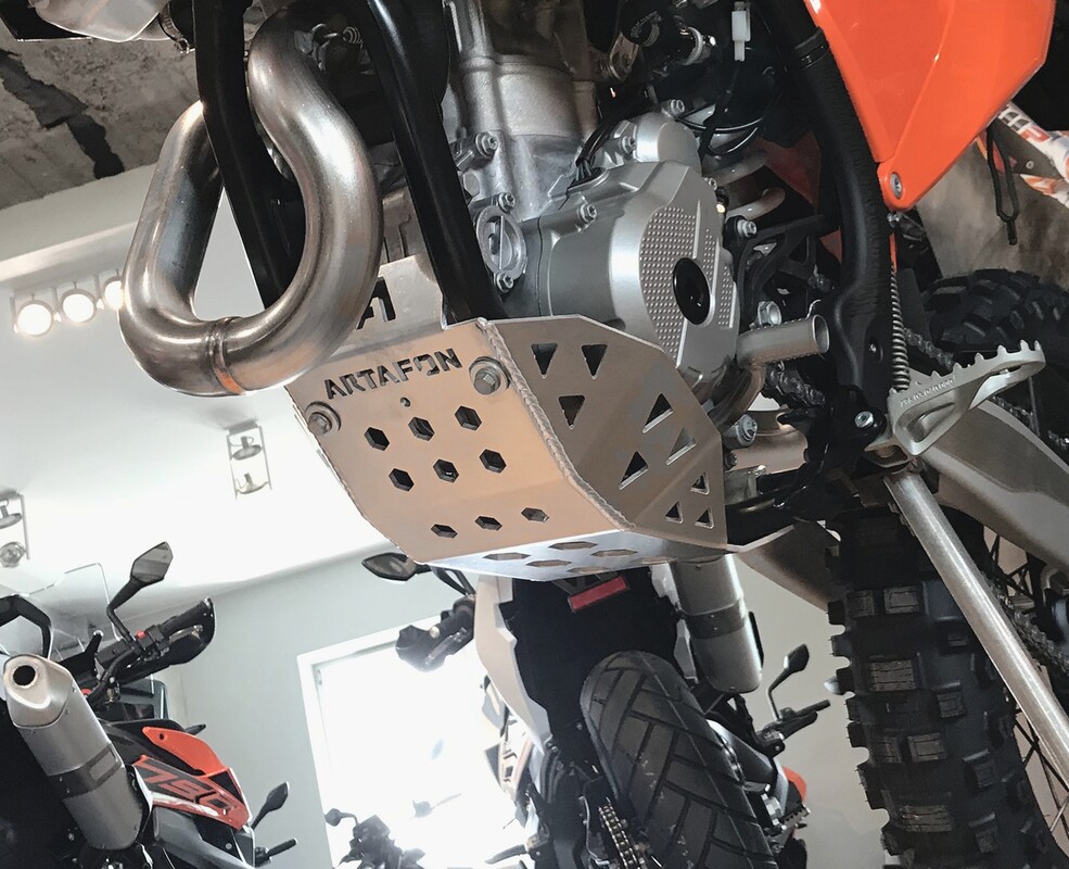 Osłona silnika EXC FE 4T 250/350 KTM Husqvarna 2023-2017 — Packshot