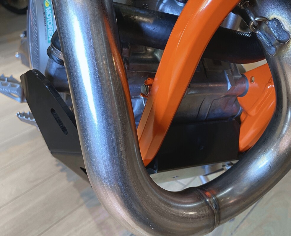 Skid plate KTM Husqvarna Gasgas 4T 250/350 2023-2017 — Product shot