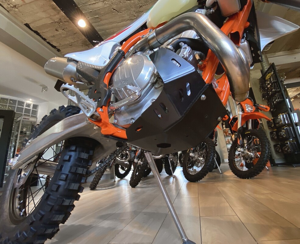 Skid plate KTM Husqvarna Gasgas 4T 250/350 2023-2017 — Product shot