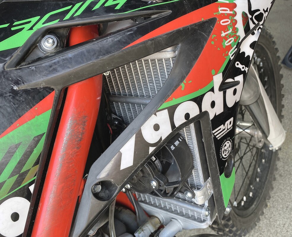 Kühlerschutz Beta Xtrainer 2026-2015 — Produktfoto
