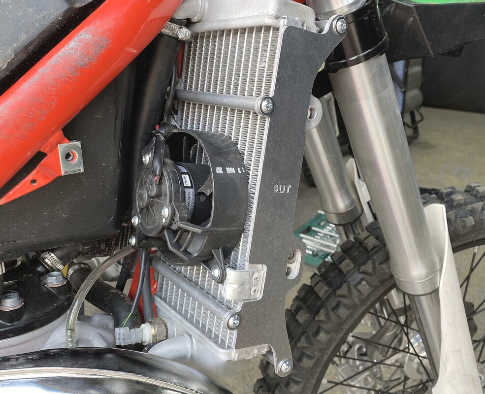 Kühlerschutz Beta Xtrainer 2026-2015 — Produktfoto