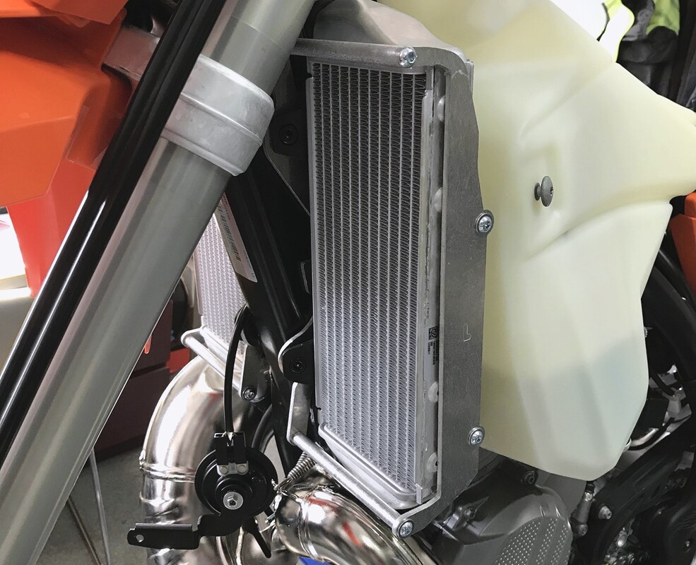 Kühlerschutz für Modelle ohne Lüfter! Gasgas 2023-2021 RG10 — Produktfoto
