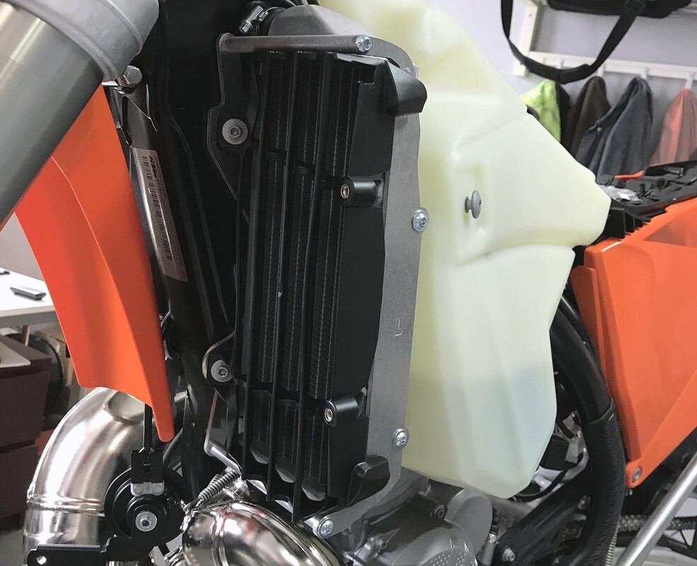 Kühlerschutz für Modelle ohne Lüfter! Gasgas 2023-2021 RG10 — Produktfoto