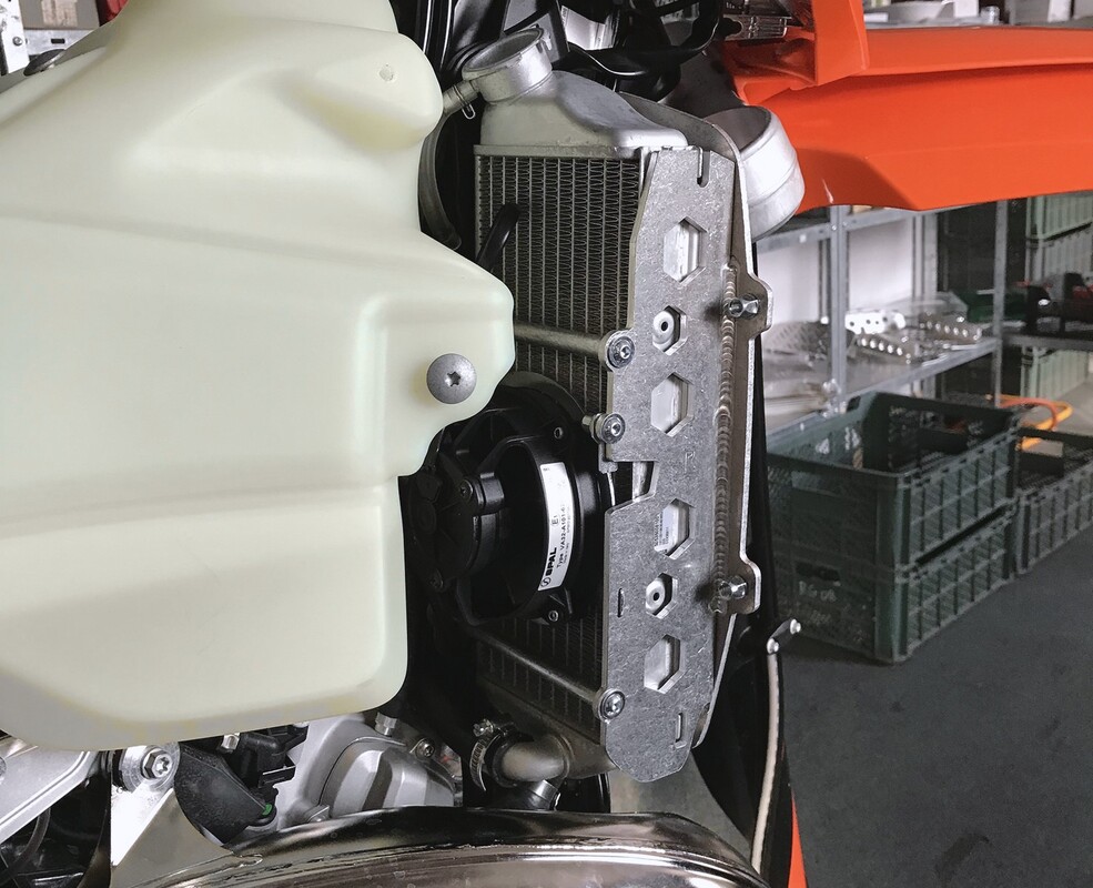 Radiator guards compatible with OEM SPAL fan Gasgas 2023-2021 RG09 F — Product shot