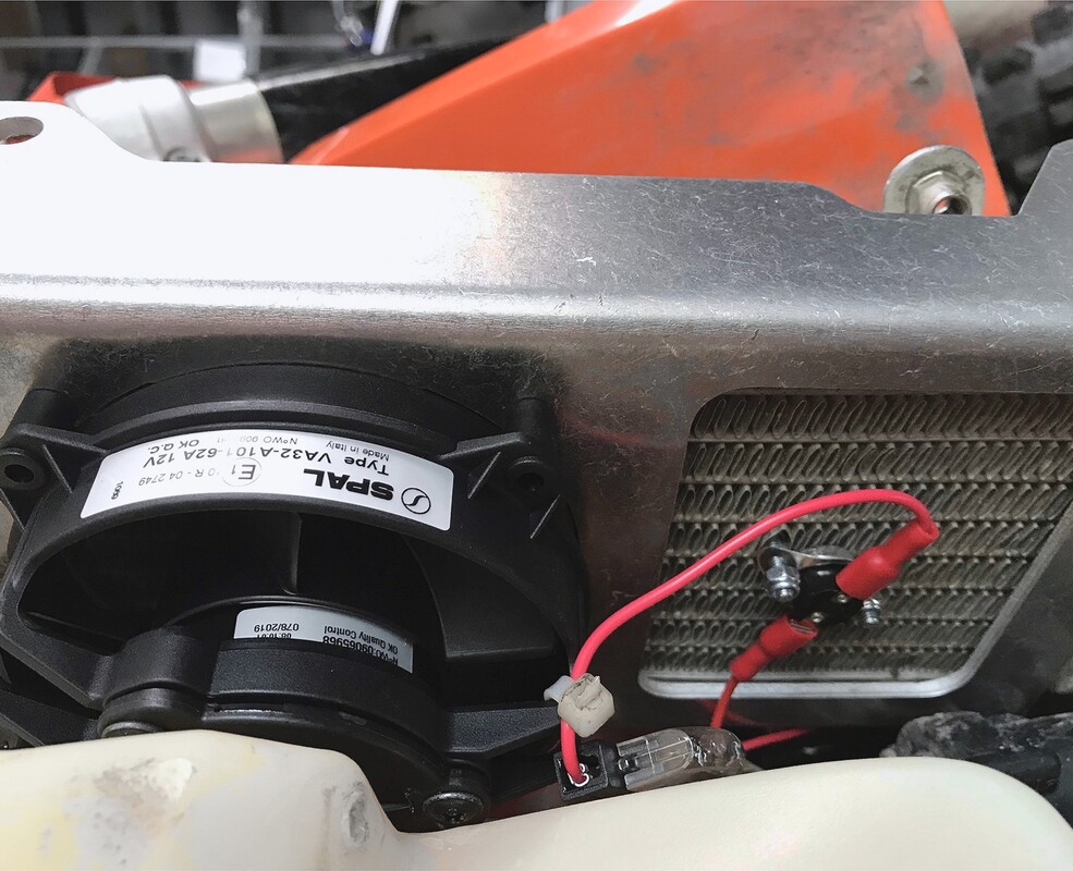 Radiator guards + fan Husqvarna 2016-2014 — Product shot