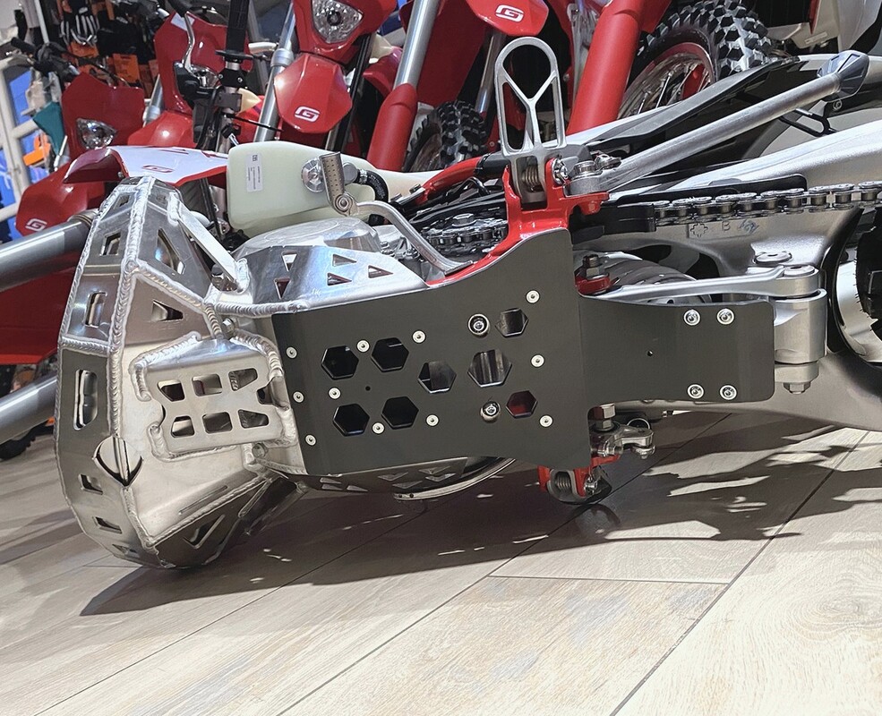 Diffuser guard Gasgas 250/300 2T 2023-2021 PG05 H — Product shot
