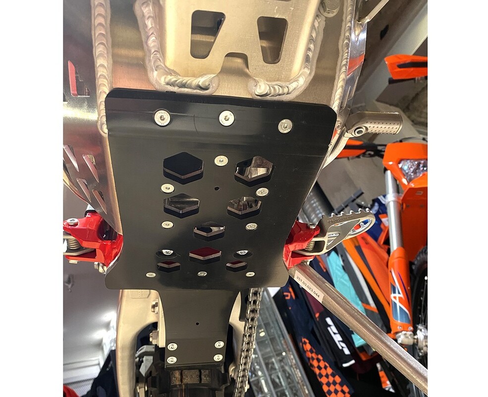 Diffuser guard Gasgas 250/300 2T 2023-2021 PG05 H — Product shot