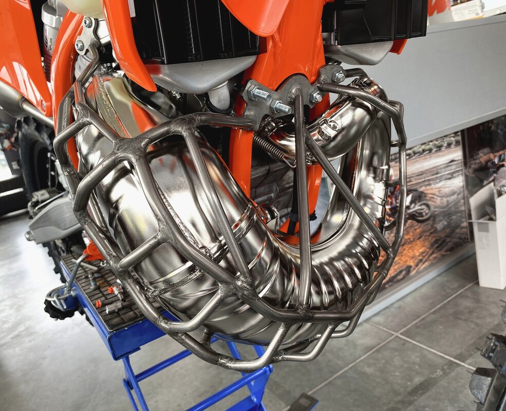 Osłona dyfuzora KTM Husqvarna 250 300 EXC TE 2T TPI 2020-2023 PG11 — Packshot