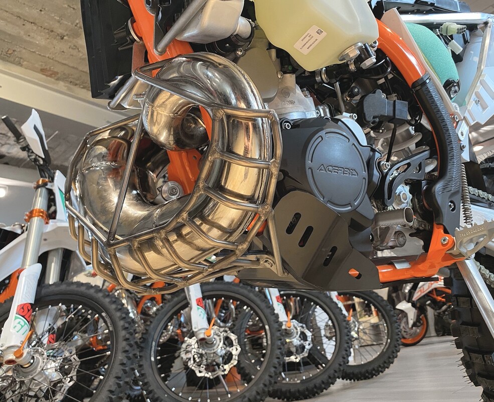 Osłona dyfuzora FMF KTM Husqvarna 250/300 EXC TE 2T TPI 2020-2023 — Packshot