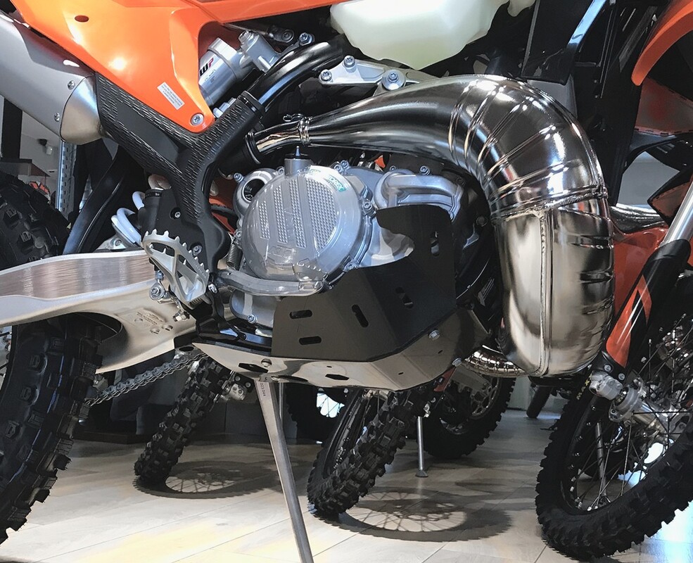 Osłona silnika Gasgas EC 2T 250/300 2023-2021 SP12 — Packshot