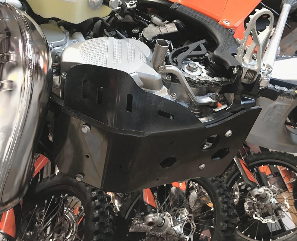 Osłona silnika Gasgas EC 2T 250/300 2023-2021 SP12 — Packshot