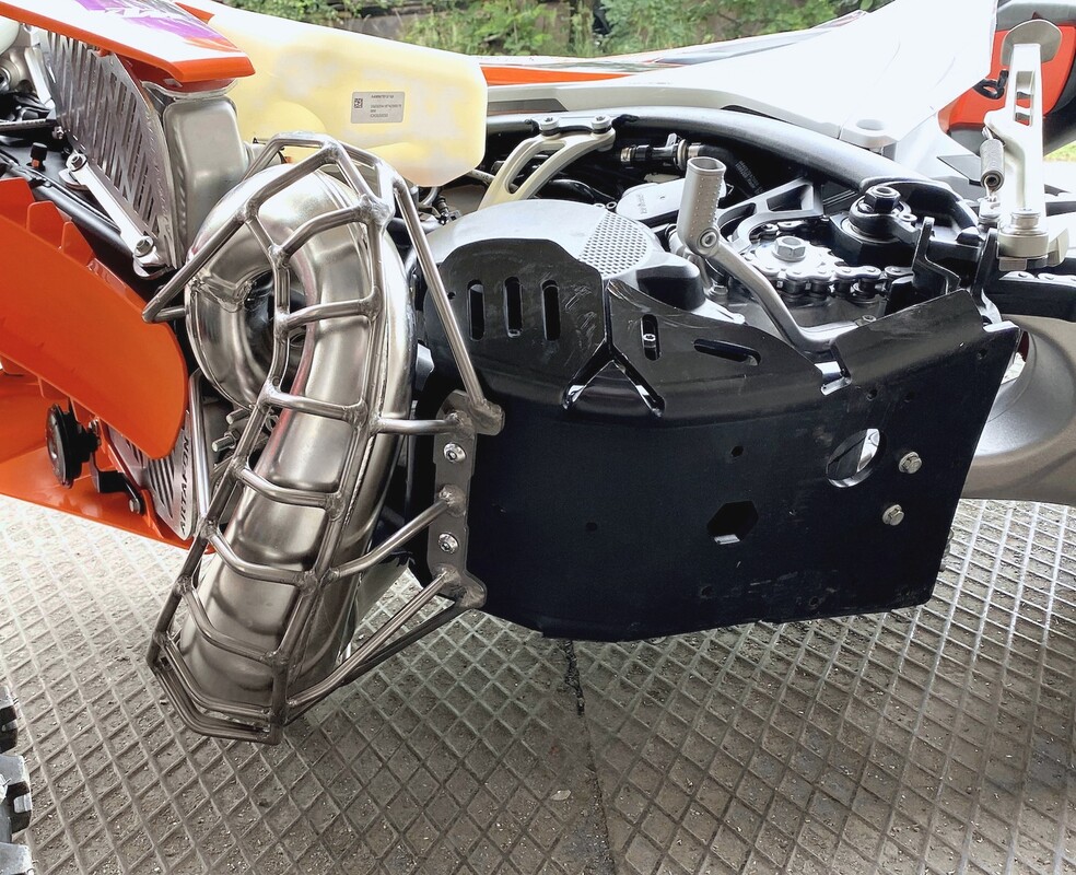 Osłona dyfuzora KTM Husqvarna GasGas TBI EXC TE EC 2T 250/300 2026-2024 PG10 — Packshot