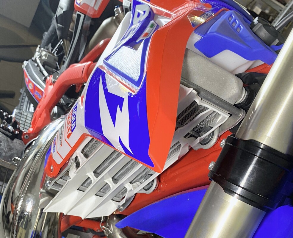 Radiator guards 2T 4T Beta RR 2026-2024 RG20 — Product shot