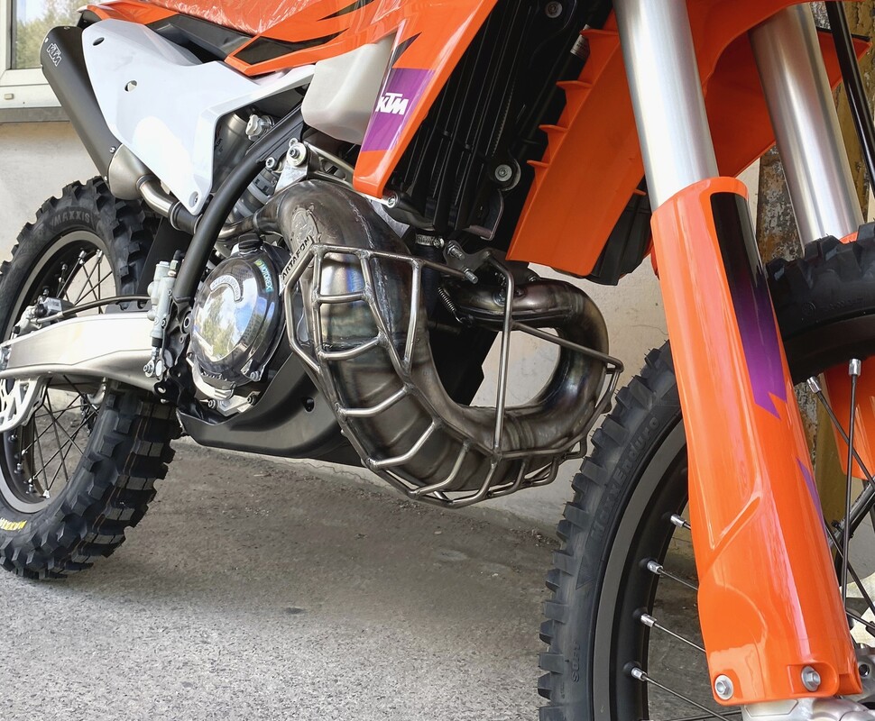 Osłona dyfuzora FMF - KTM Husqvarna GasGas TBI EXC TE EC 2T 250/300 2026-2024 — Packshot