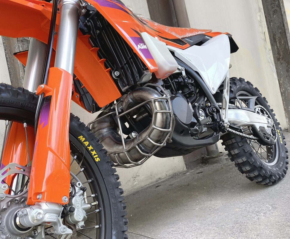 Osłona dyfuzora FMF - KTM Husqvarna GasGas TBI EXC TE EC 2T 250/300 2026-2024 — Packshot