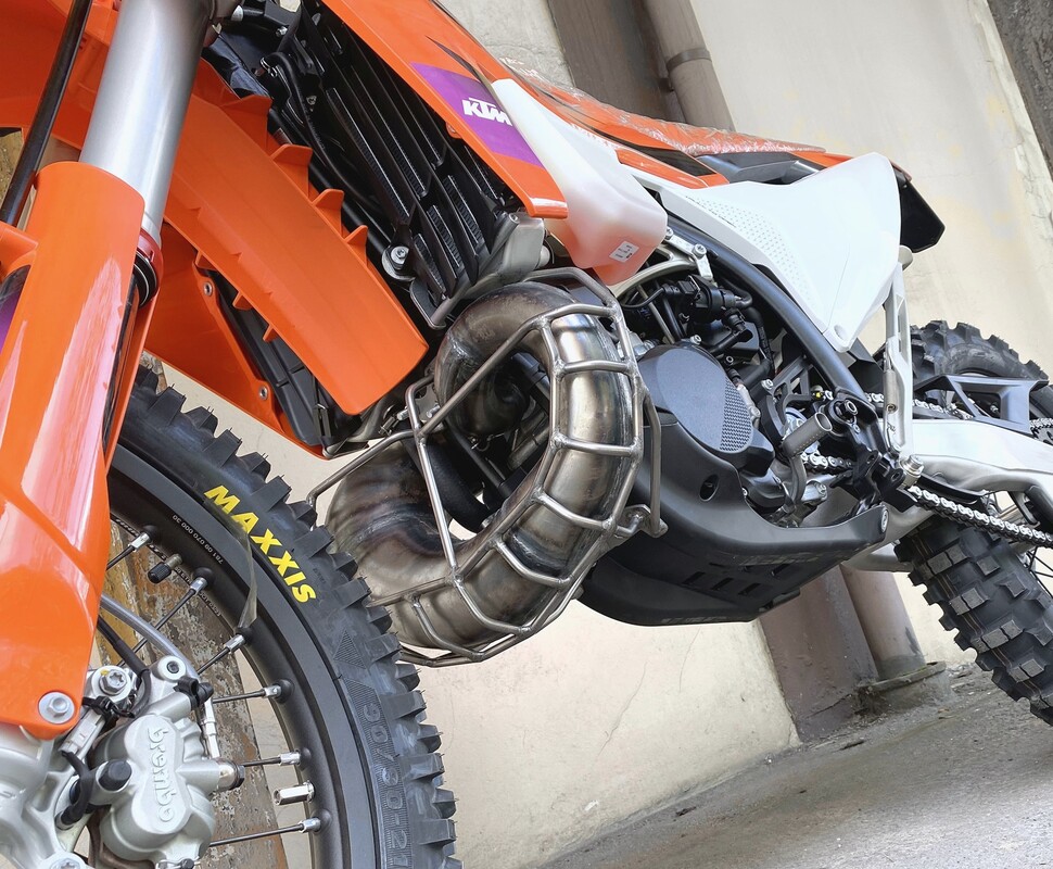 Osłona dyfuzora FMF - KTM Husqvarna GasGas TBI 250/300 EXC TE EC 2T 2026-2024 — Packshot