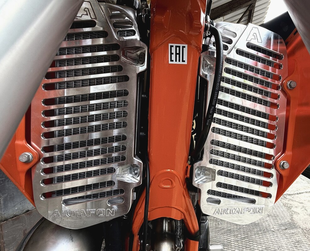 Kühlerschutz KTM Husqvarna Gas Gas TBI 2026-2024 RG15 — Produktfoto