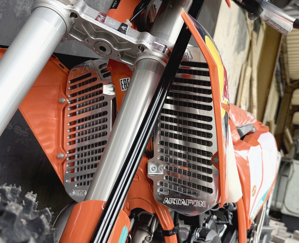 Kühlerschutz KTM Husqvarna Gas Gas TBI 2026-2024 RG15 — Produktfoto
