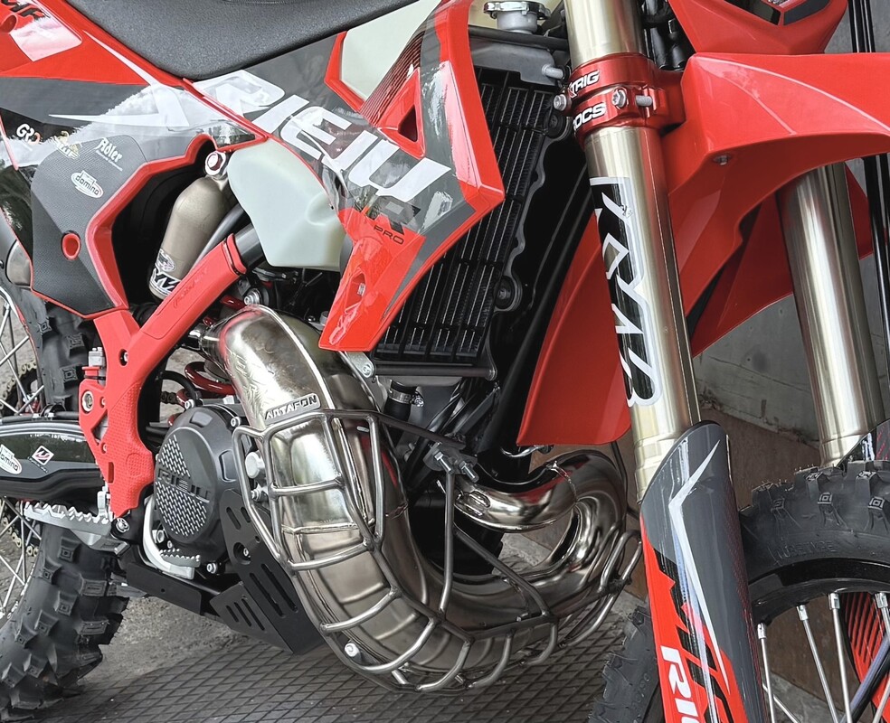 Osłony chłodnic 2026 MY Rieju Rieju MR PRO 300i 2026-2025 — Packshot