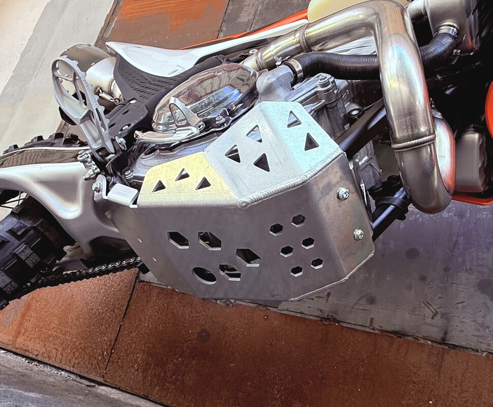 Osłona silnika EXC FE KTM Husqvarna Gasgaas 4T 250/350 TBI 2026-2024 — Packshot