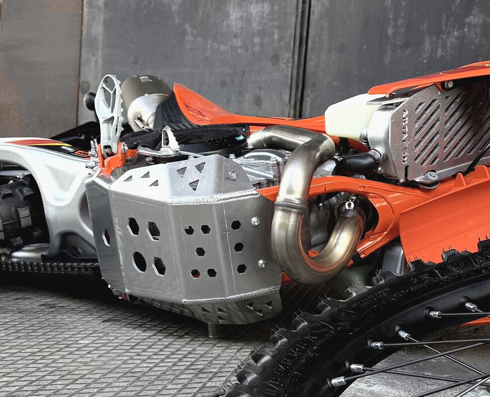 Schutzplatte EXC FE KTM Husqvarna Gasgas 4T 450/500 TBI 2026-2024 — Produktfoto