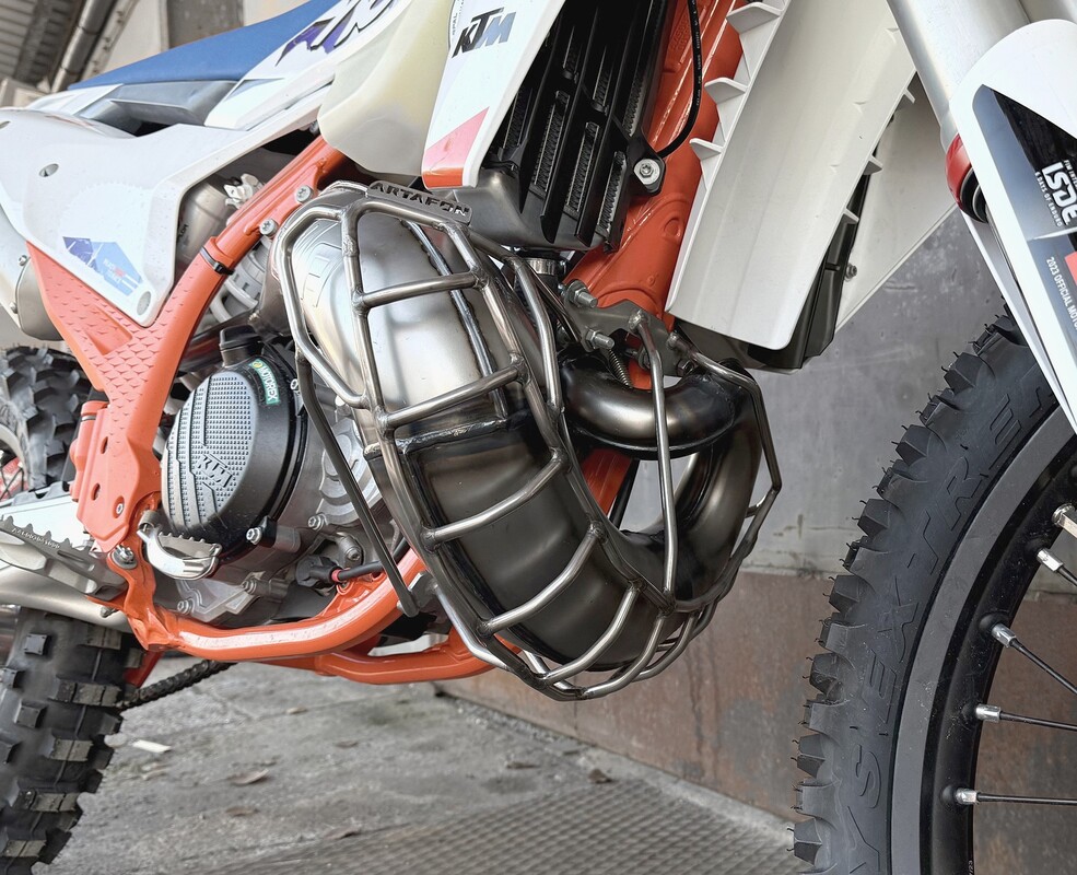 OXA Diffuser guard KTM Husqvarna GasGas TBI 250/300 EXC TE 2T 2024-2026 — Product shot