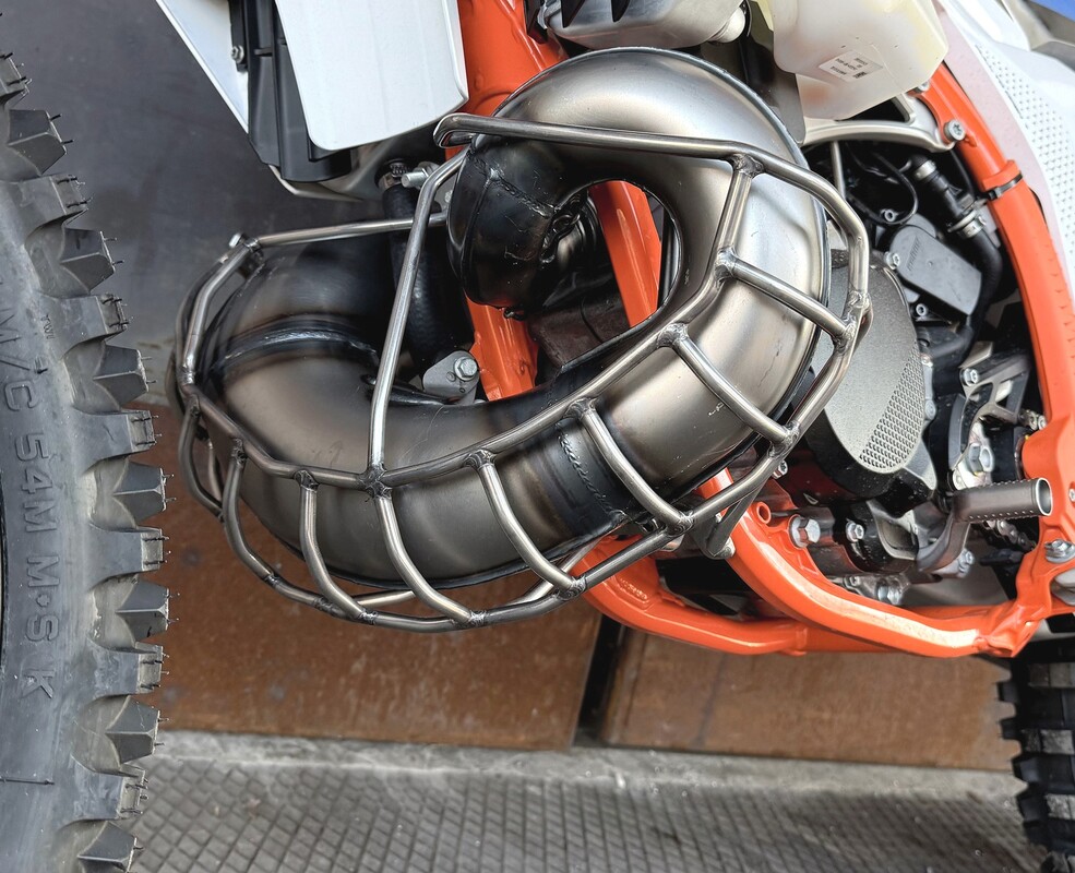 OXA Diffuser guard KTM Husqvarna GasGas TBI 250/300 EXC TE 2T 2024-2026 — Product shot