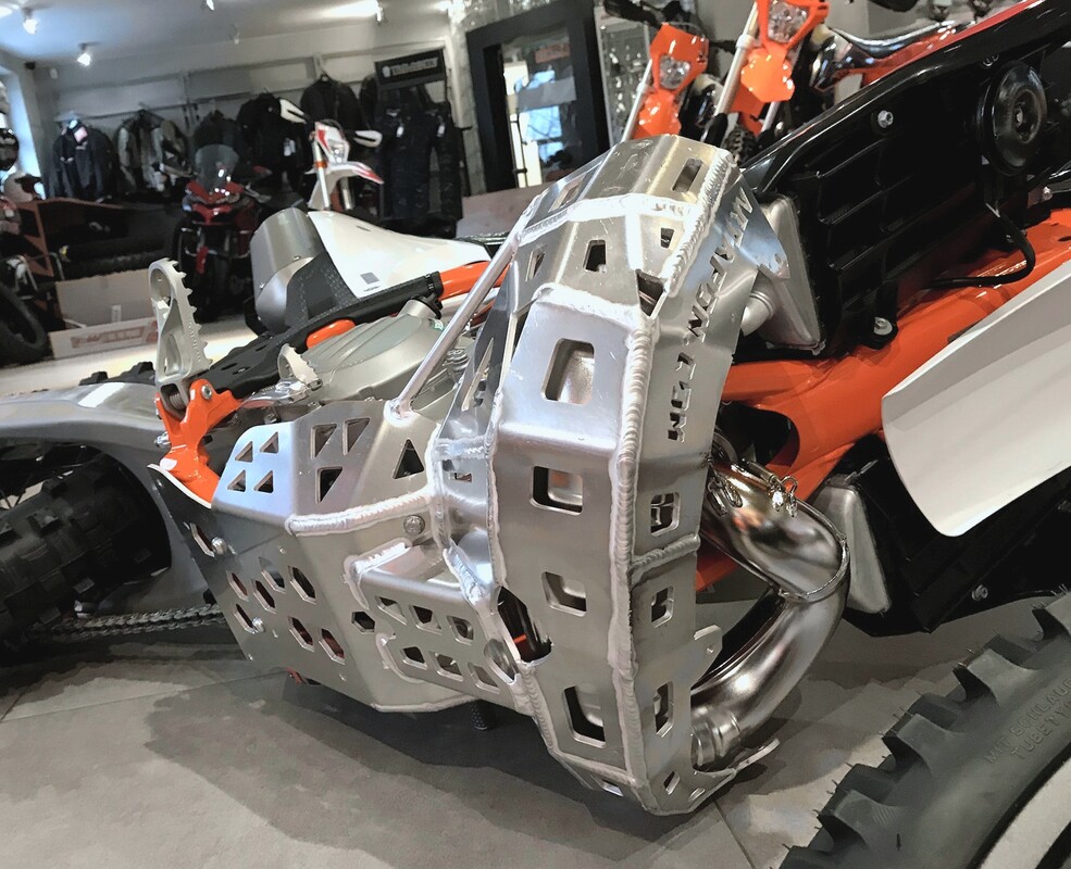 Diffusor-Schutz KTM Husqvarna 250/300 2T 2023-2020 — Produktfoto