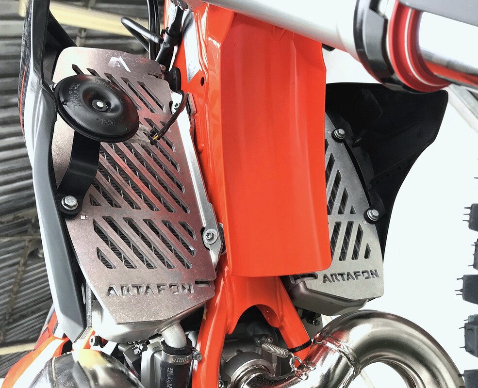 Osłony chłodnic KTM/Husqvarna 2T 4T 2019-2017 — Packshot