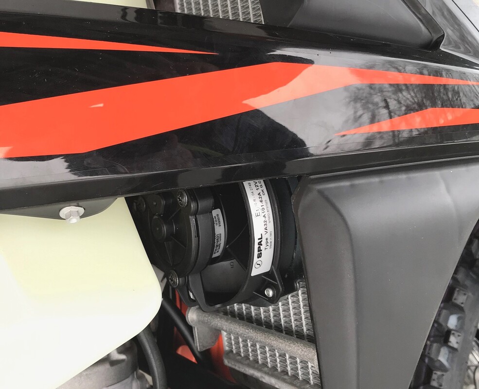 Osłony chłodnic z wentylatorem KTM/Husqvarna 2T TPI i 4T 2019-2017 — Packshot