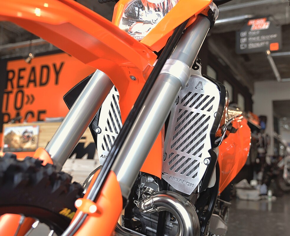 Osłony chłodnic z wentylatorem KTM/Husqvarna 2T TPI i 4T 2019-2017 — Packshot